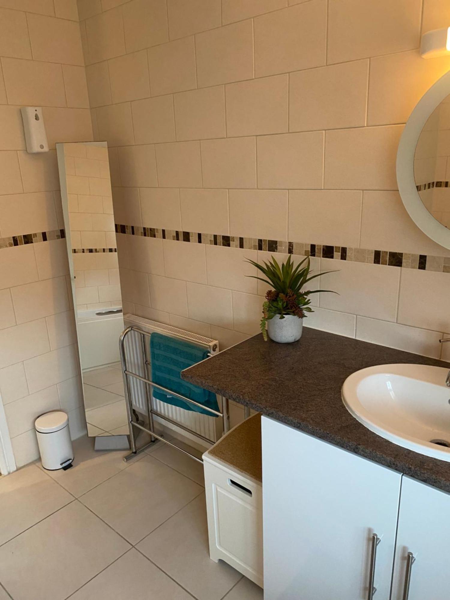 Beautiful Private Room With Kingsize Bed And Large Private En-Suite Peterborough Luaran gambar